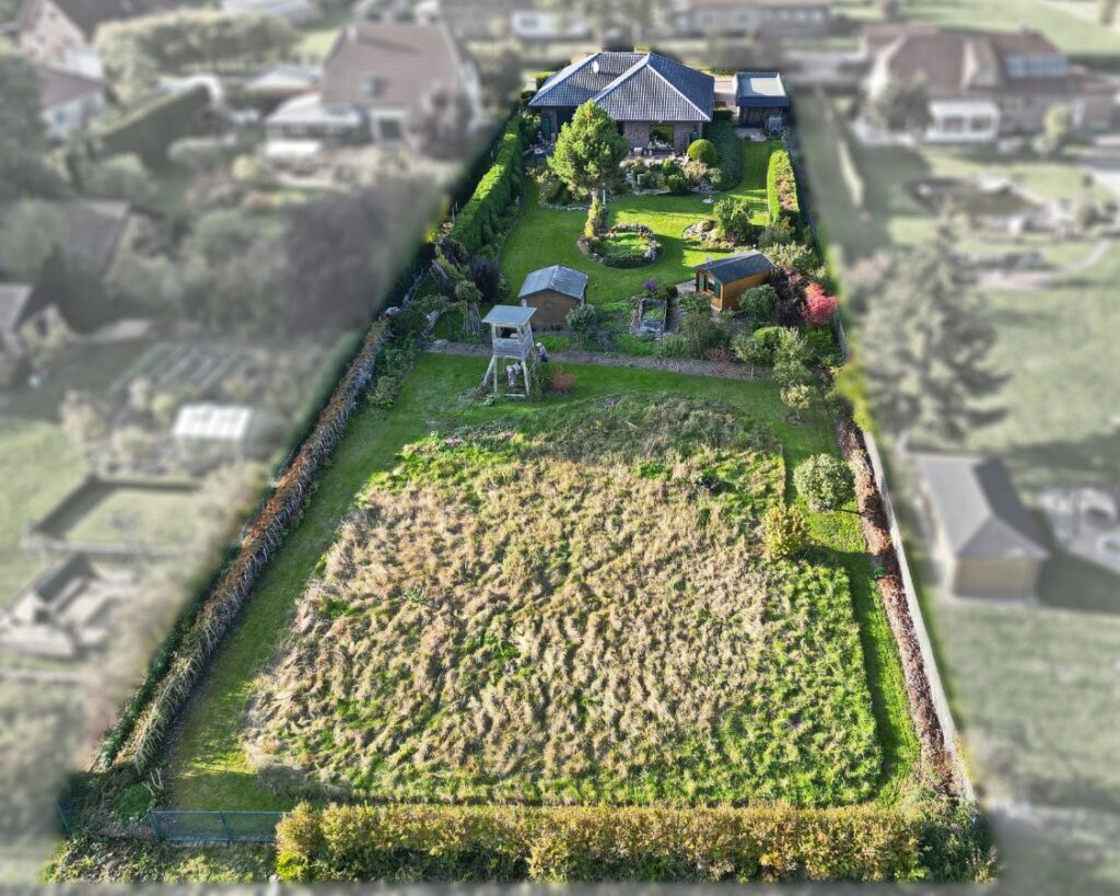 Gartenseitige Perspektive von Süd-Ost