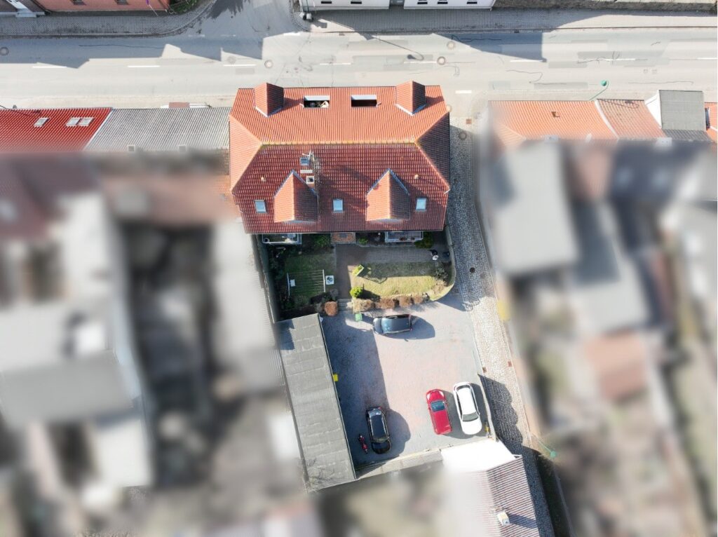 Luftbild in Draufsicht auf das Objektareal