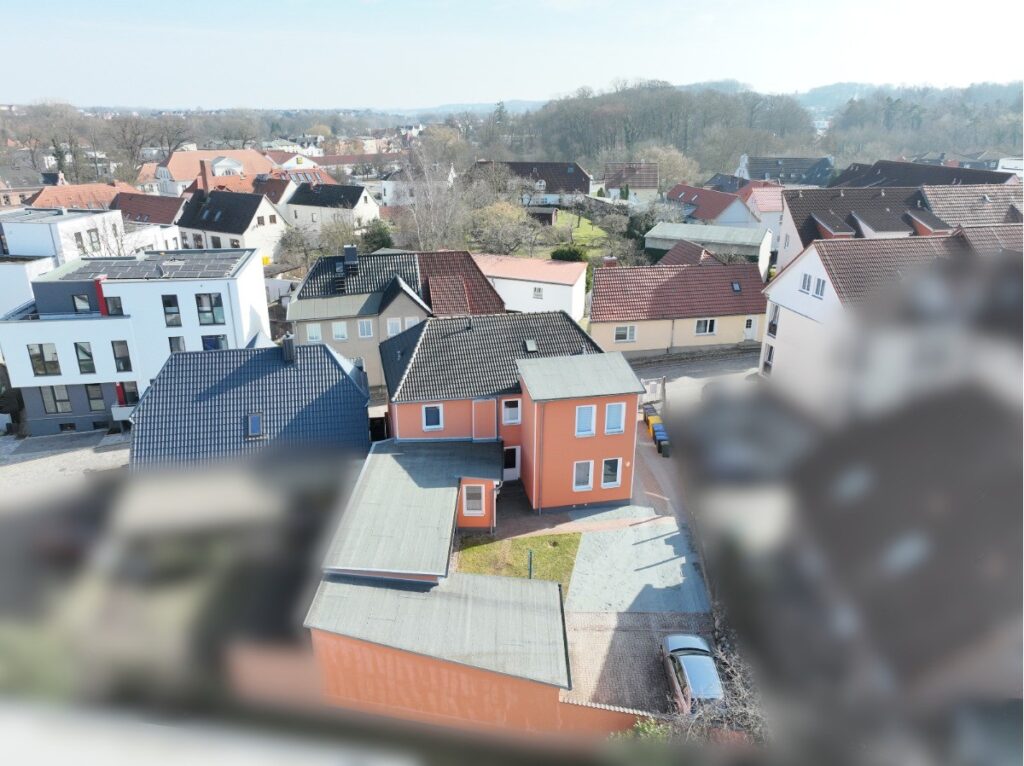 Gepflegtes Grundstück aus der Vogelperspektive