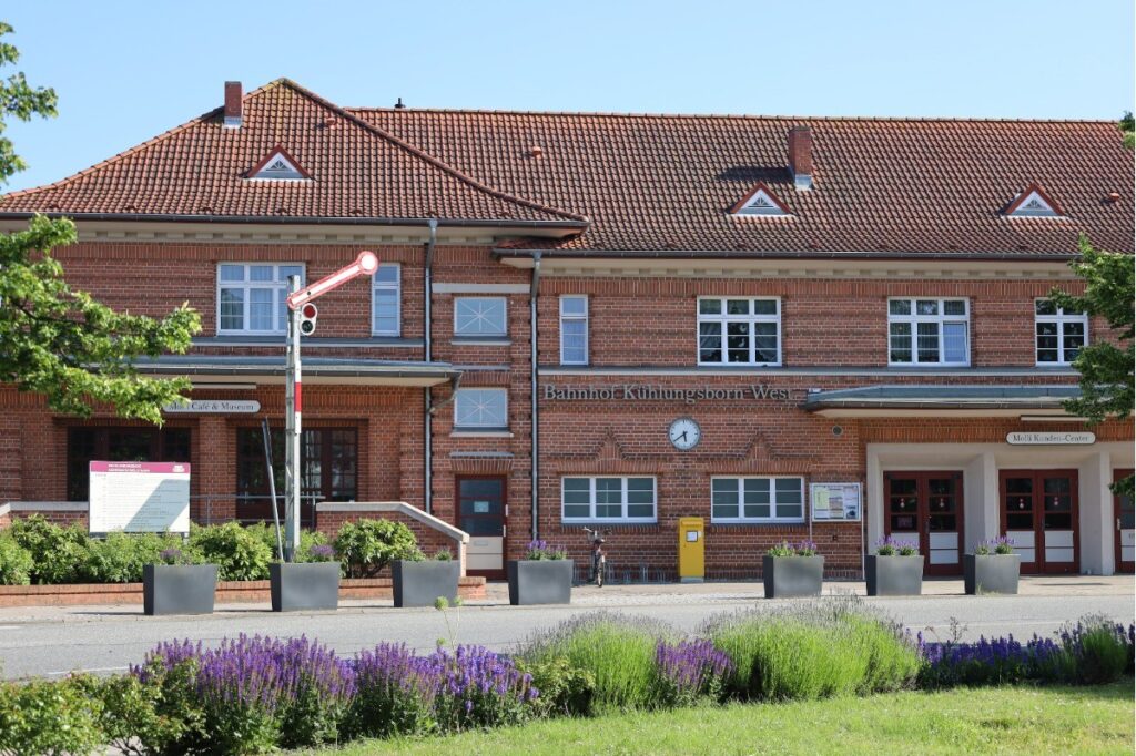 In direkter Umgebung: Historischer Molli-Bahnhof mit Museum