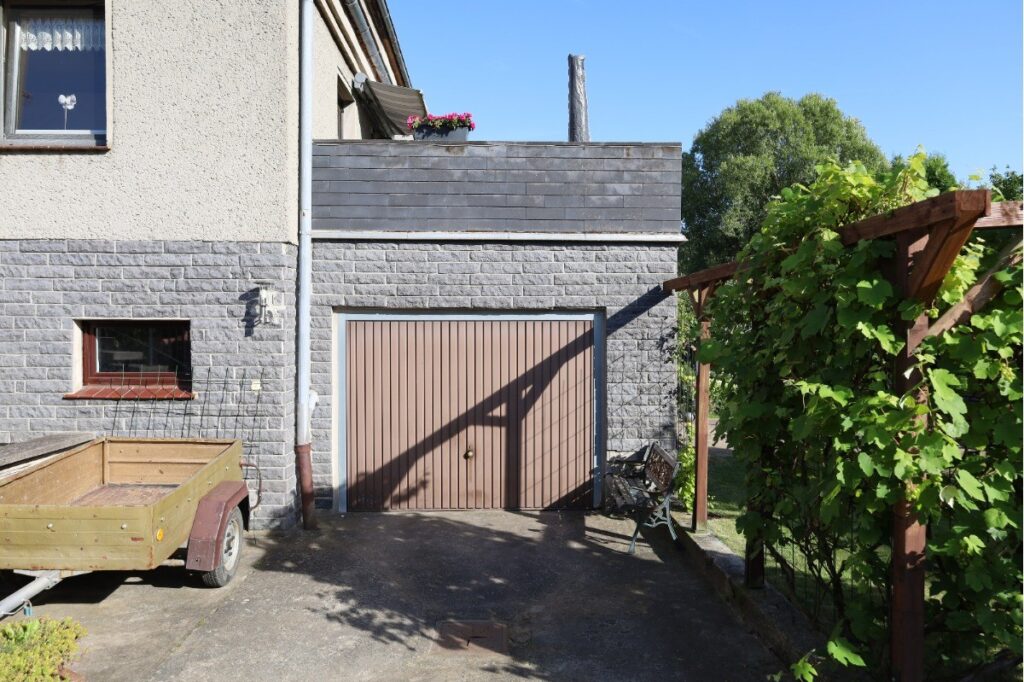 Zufahrt zur Garage