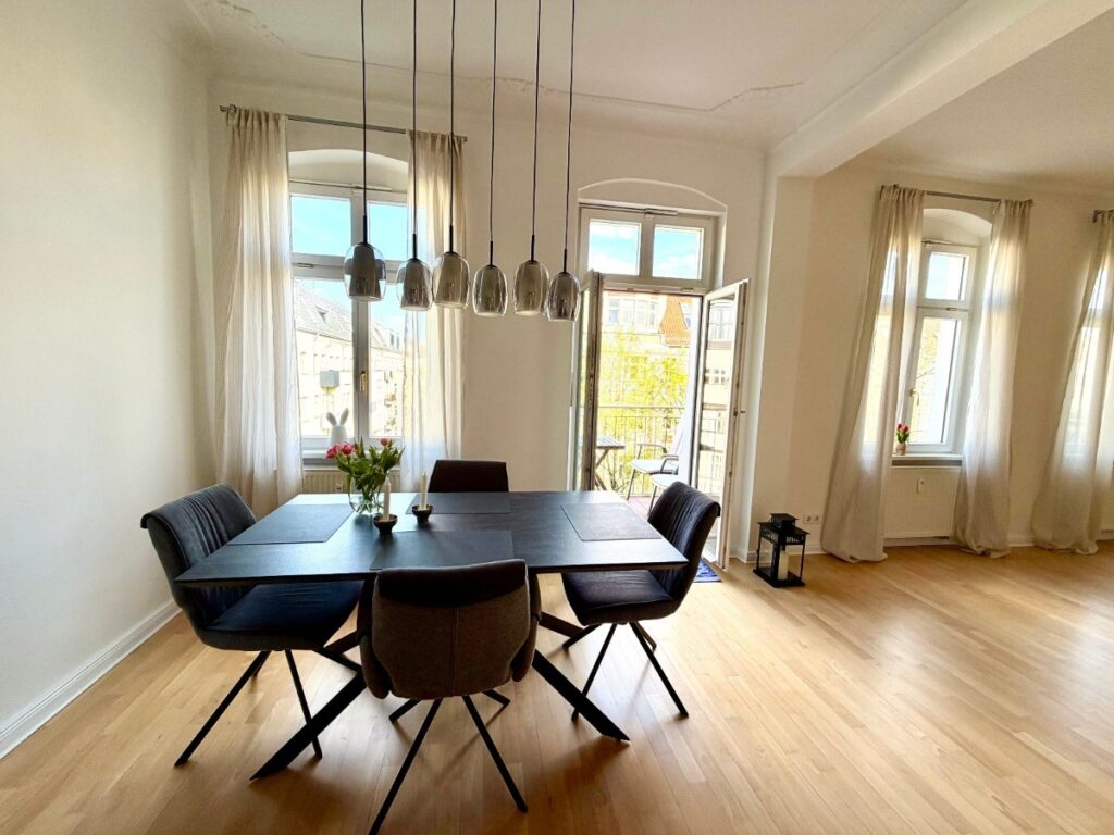 Blick ins Esszimmer