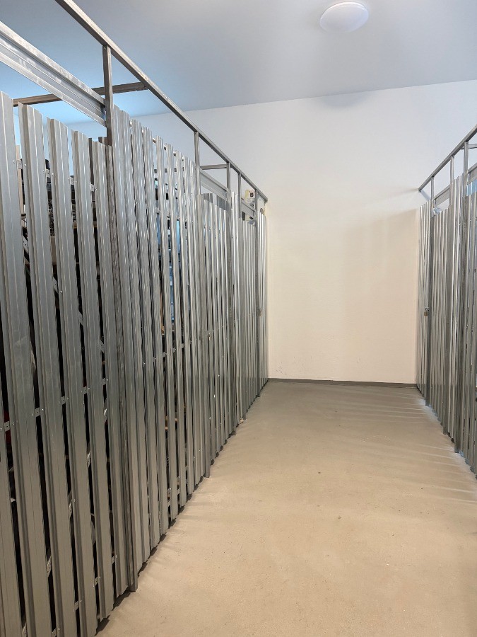 Zugang zum separaten Kellerraum mit zusätzlichem Stauraum