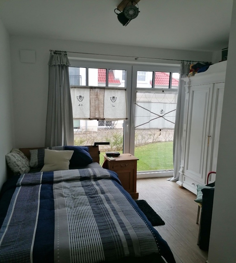 Helles Gästezimmer für Besucher oder als Homeoffice nutzbar