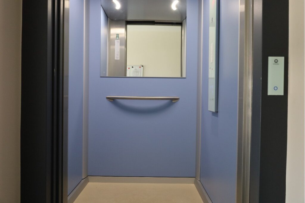 Personenaufzug von der Tiefgarage bis zur Wohnungsebene