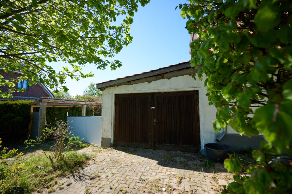 Zufahrt zur Garage