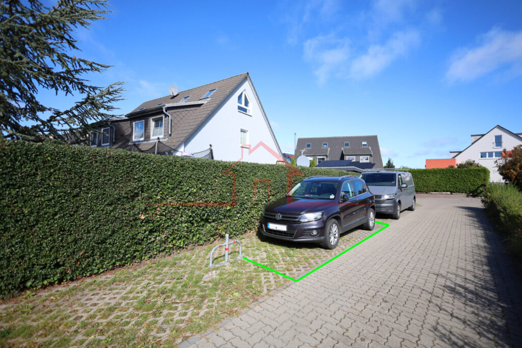 Zweiter Stellplatz an der Privatstraße