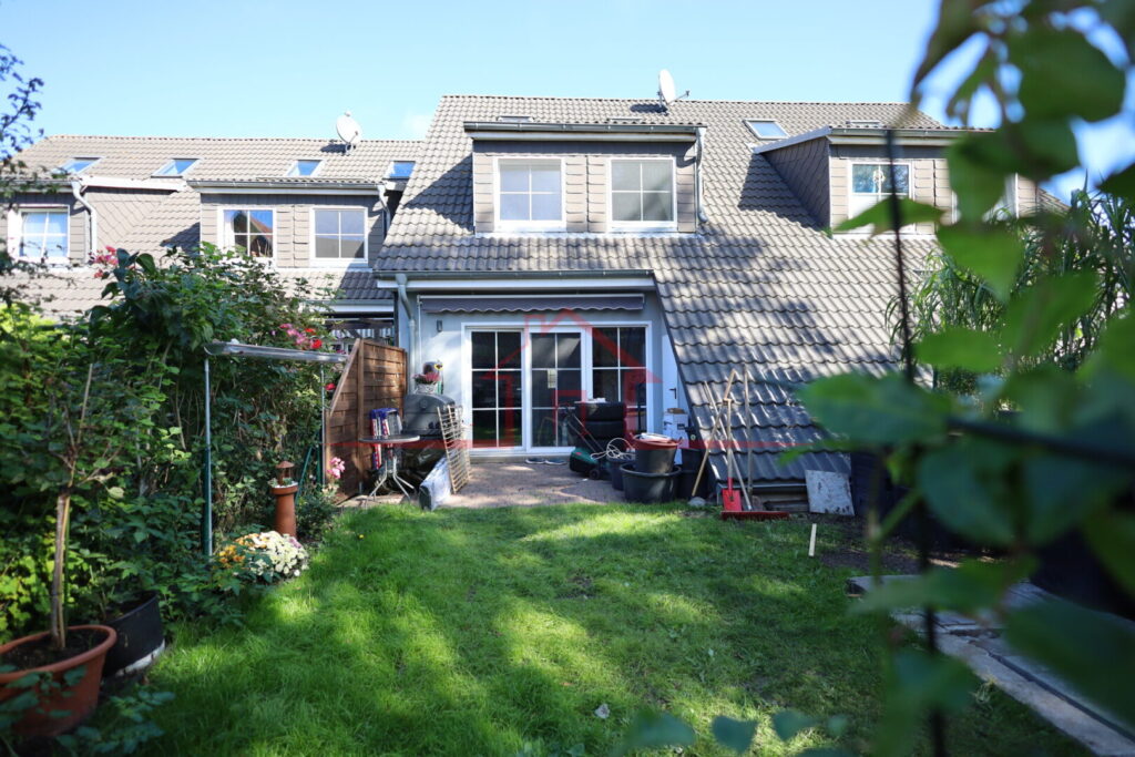 Blick in den pflegeleicht angelegten Garten