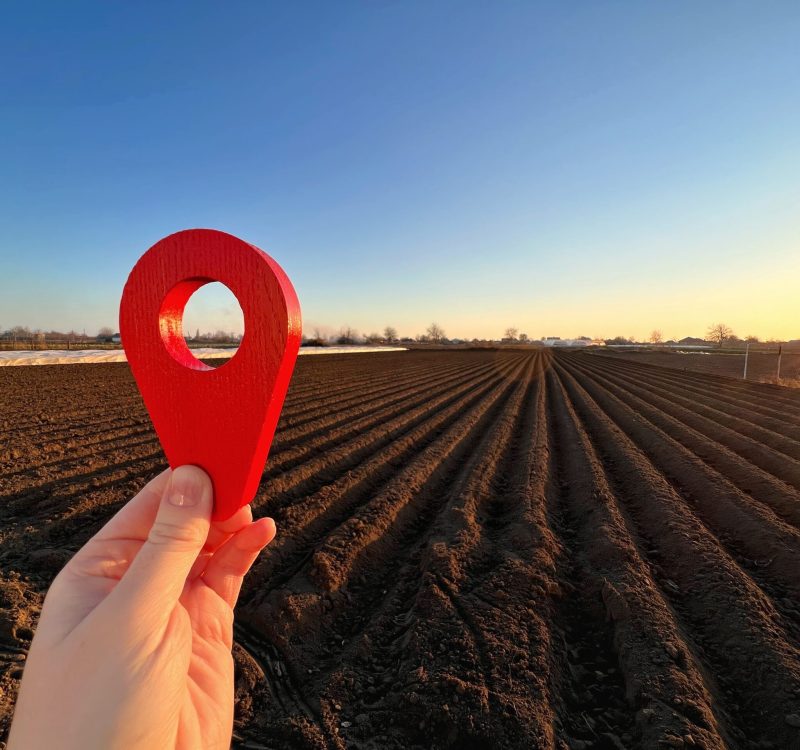 red-location-pin-on-farm-field-2025-03-18-19-22-09-utc